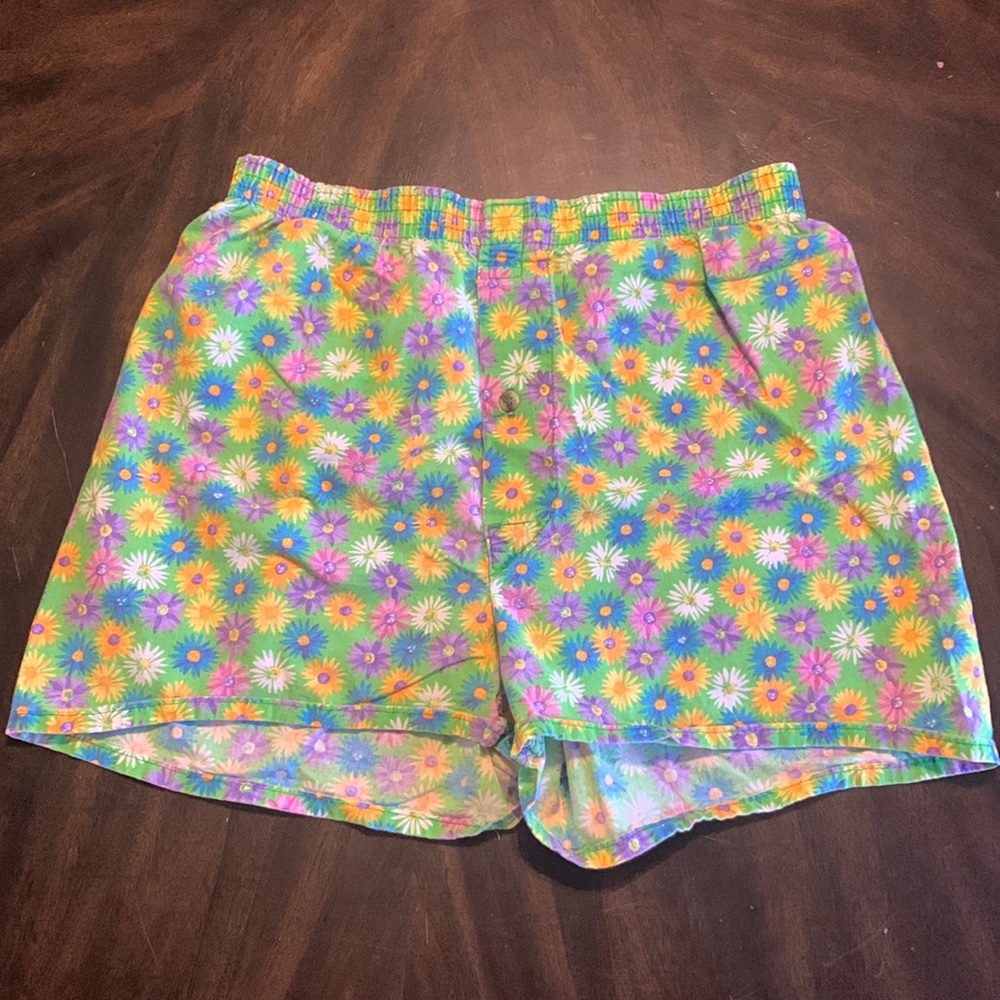 Hanes Women’s Lounge/Pajama Flower Pattern Shorts Size Large‎